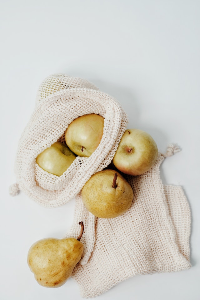 The Hormonal Benefits of Pears: How This Fruit Can Support Your Well-being