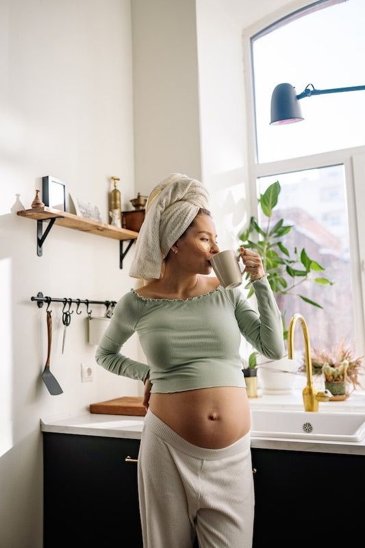 Pregnancy and Essential Oils: Nurturing Wellness Safely for Expecting Moms